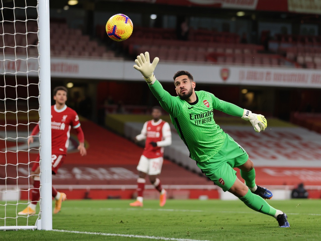 比赛激烈！萨拉赫妙传，迪亚斯单刀被拉亚神勇化解